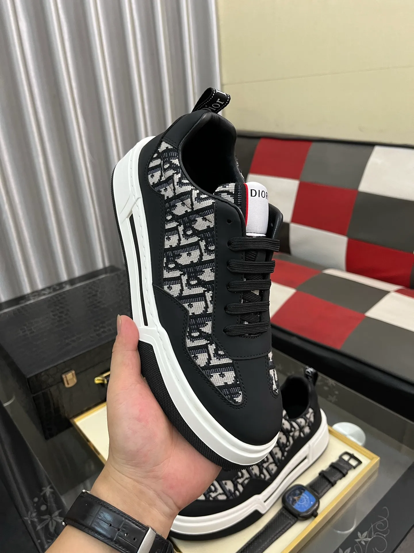 Men's men's shoes 💰420⌚️⌚️[Dior] 25ss new product B01 moral training shoes. The toe size design is a bit wider. The upper foot comfort is perfect. The threads are beautiful. Perfectly adaptable to trousers. Decorated with various classic details. Ideal for daily styling. Can be matched with various casual items to create exquisite looks. Fabric: First layer cowhide/lining sheepskin TPU original outsole Code number: 38-443️⃣Colors available